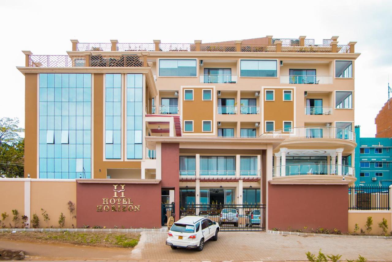 Horizon 4* Entebbe