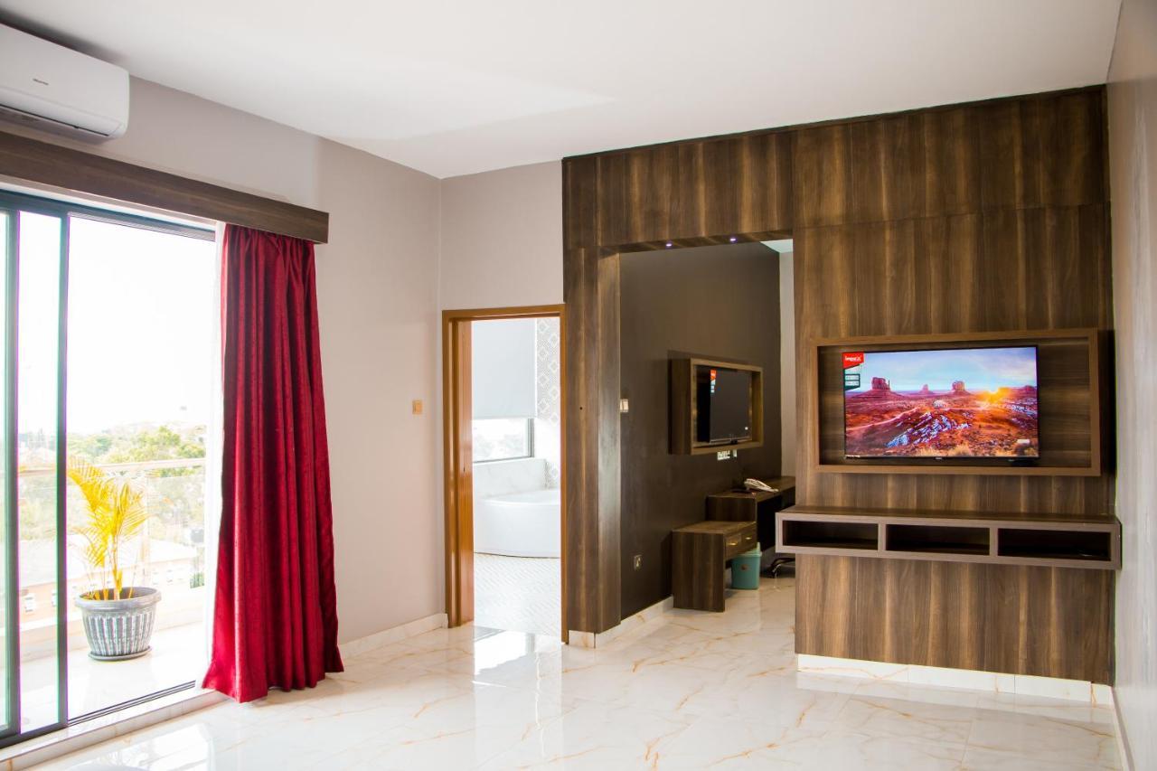 Horizon 4* Entebbe